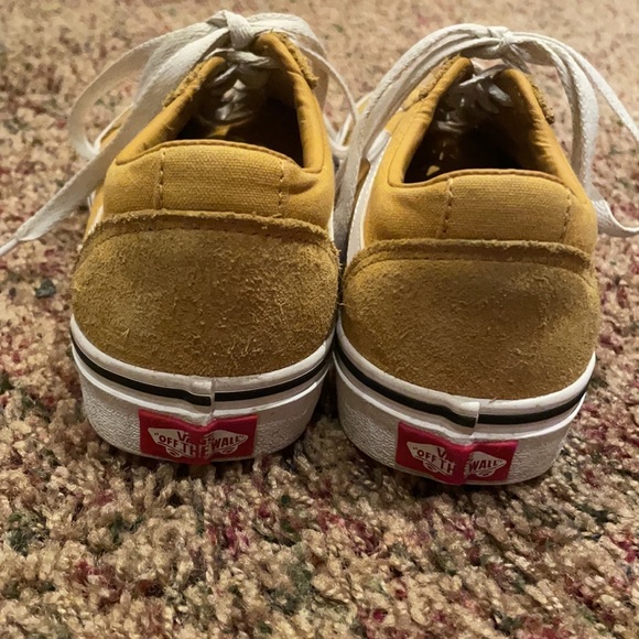 Vans - Picture 8 of 10